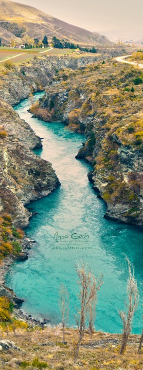 A reverse panorama of the Kawarau River Gorge outside Queenstown, New Zealand (filming location for the Argonath / Pillars of the Kings in the Lord of the Rings movies)