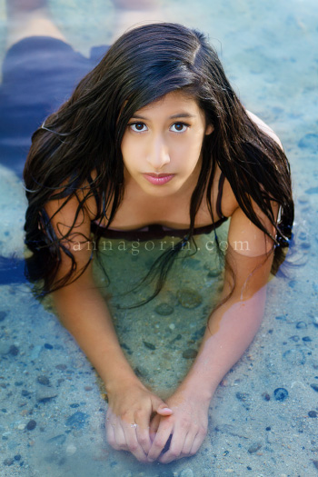 bikini Gambar model Helmers recommend Gwen stark tow truck