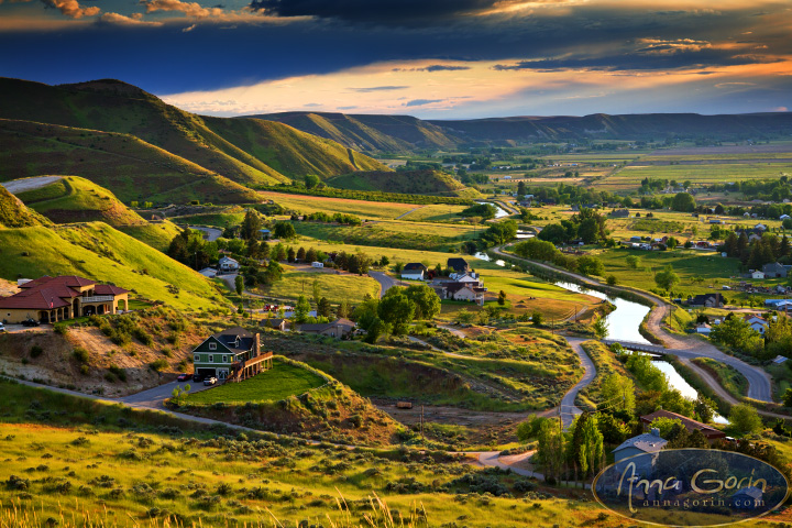 Storms over Emmett, Idaho | sunset storm landscapes idaho hills golden hour freezeout hill emmett eagle clouds  | Anna Gorin Photography, Boise, Idaho