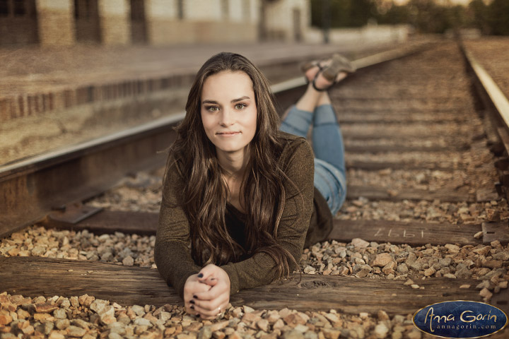 Seniors: Hannah R | veterans memorial park seniors 2016 seniors Senior Portraits Boise Senior Portraits Senior Portrait Senior Pictures Boise Senior Photos portraits photoshoots outdoor portraits female portraits boise train depot Boise Senior Pictures Boise Senior Photos Boise Senior Photography Boise Senior Photographer boise depot autumn  | Anna Gorin Photography, Boise, Idaho