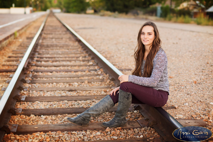 Seniors: Hannah R | veterans memorial park seniors 2016 seniors Senior Portraits Boise Senior Portraits Senior Portrait Senior Pictures Boise Senior Photos portraits photoshoots outdoor portraits female portraits boise train depot Boise Senior Pictures Boise Senior Photos Boise Senior Photography Boise Senior Photographer boise depot autumn  | Anna Gorin Photography, Boise, Idaho