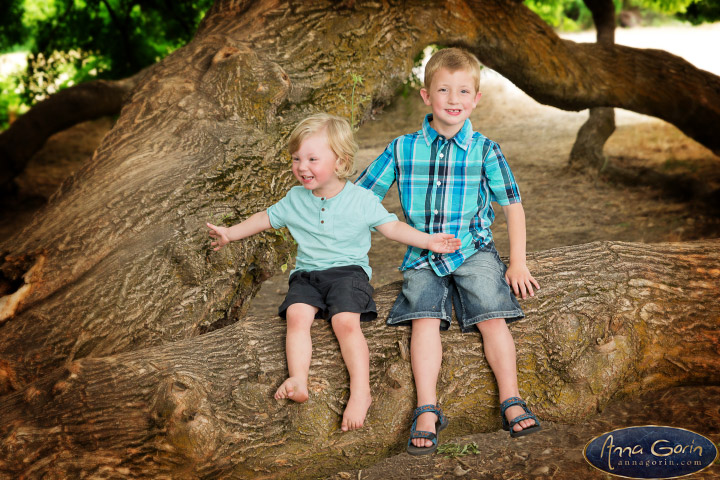 The Blacker family | veterans memorial park summer portrait photoshoots photography outdoor portraits kids Family Photos Family Photographer Boise Family Photographer families Extended Family Photos children Boise Family Photos Boise Family Photography Boise Family Photographer  | Anna Gorin Photography, Boise, Idaho