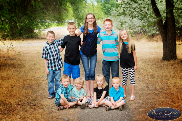 The Blacker family | veterans memorial park summer portrait photoshoots photography outdoor portraits kids Family Photos Family Photographer Boise Family Photographer families Extended Family Photos children Boise Family Photos Boise Family Photography Boise Family Photographer  | Anna Gorin Photography, Boise, Idaho