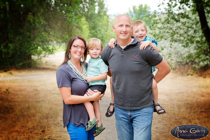 The Blacker family | veterans memorial park summer portrait photoshoots photography outdoor portraits kids Family Photos Family Photographer Boise Family Photographer families Extended Family Photos children Boise Family Photos Boise Family Photography Boise Family Photographer  | Anna Gorin Photography, Boise, Idaho