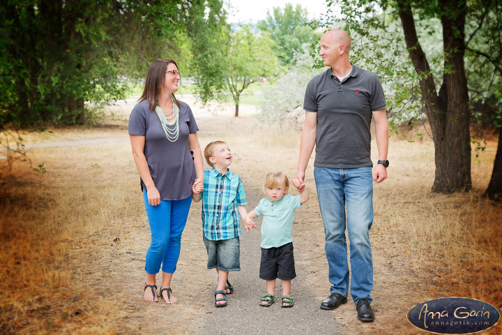 The Blacker family | veterans memorial park summer portrait photoshoots photography outdoor portraits kids Family Photos Family Photographer Boise Family Photographer families Extended Family Photos children Boise Family Photos Boise Family Photography Boise Family Photographer  | Anna Gorin Photography, Boise, Idaho