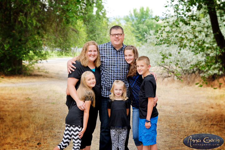 The Blacker family | veterans memorial park summer portrait photoshoots photography outdoor portraits kids Family Photos Family Photographer Boise Family Photographer families Extended Family Photos children Boise Family Photos Boise Family Photography Boise Family Photographer  | Anna Gorin Photography, Boise, Idaho