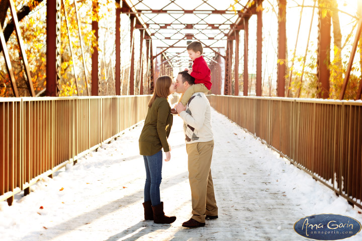 The Haley family | winter snow portraits photoshoots outdoor portraits kids Family Photos Family Photographer Boise Family Photographer families boise train depot boise greenbelt Boise Family Photos Boise Family Photography Boise Family Photographer boise depot  | Anna Gorin Photography, Boise, Idaho