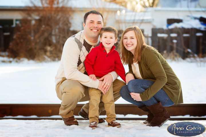 The Haley family | winter snow portraits photoshoots outdoor portraits kids Family Photos Family Photographer Boise Family Photographer families boise train depot boise greenbelt Boise Family Photos Boise Family Photography Boise Family Photographer boise depot  | Anna Gorin Photography, Boise, Idaho