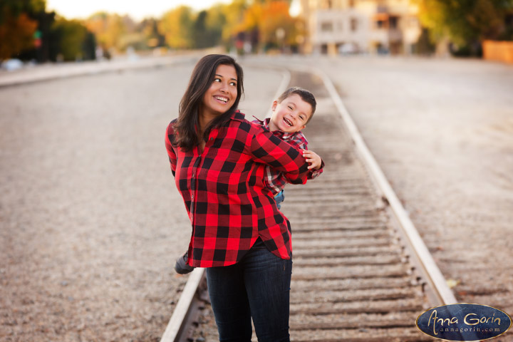 The Brophy family | portraits photoshoots outdoor portraits kids Family Photos Family Photography Family Photographer Boise Family Photographer Family children boise train depot Boise Family Photos Boise Family Photography Boise Family Photographers Boise Family Photographer boise depot  | Anna Gorin Photography, Boise, Idaho