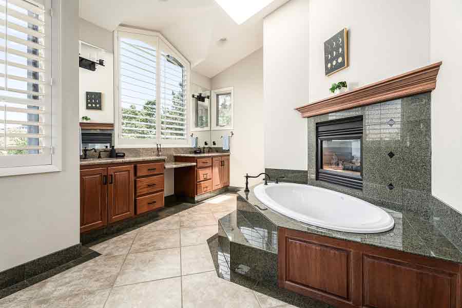 Boise real estate photo of beautiful bathroom